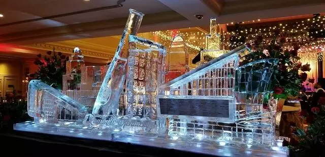 Artic Diamond Ice Sculptures