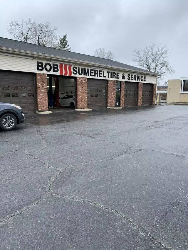 AAA Bob Sumerel Tire & Service - Delhi