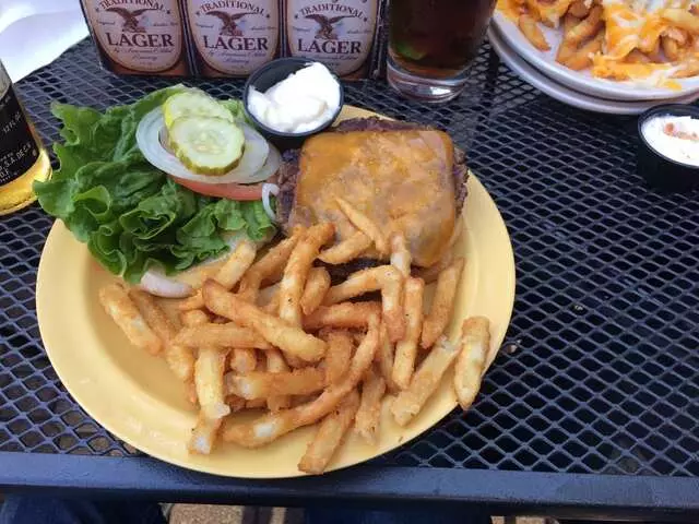 Arlin’s Bar & Restaurant