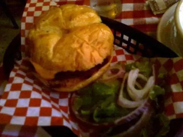 Arnolds Bar & Grill