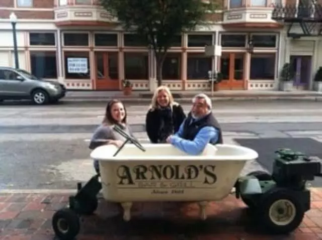 Arnolds Bar & Grill