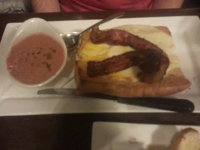 Arnolds Bar & Grill