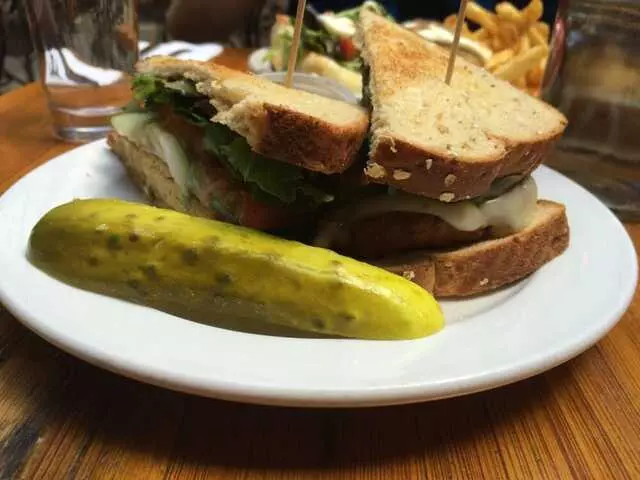 Arnolds Bar & Grill