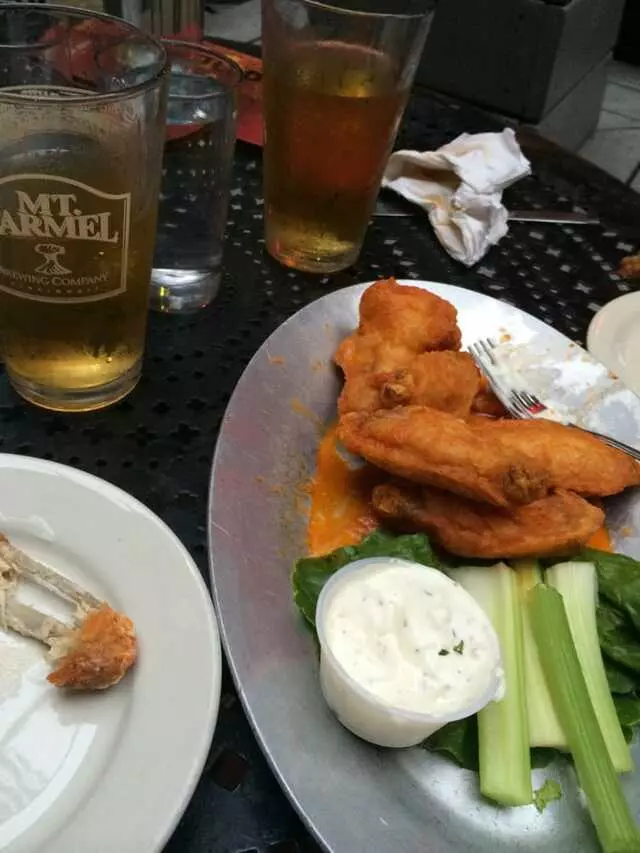Arnolds Bar & Grill