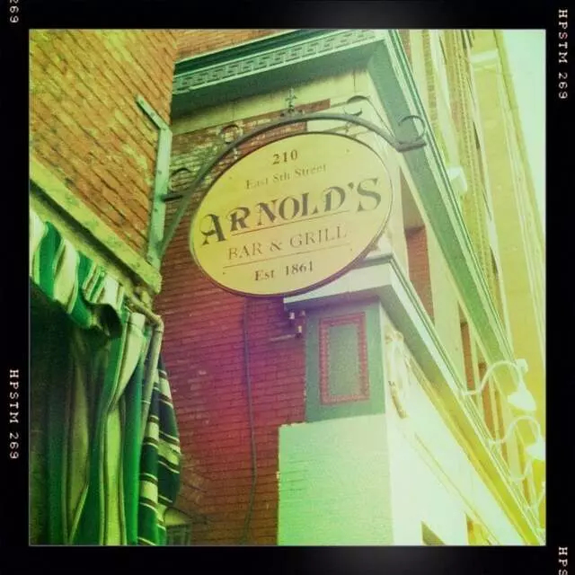 Arnolds Bar & Grill
