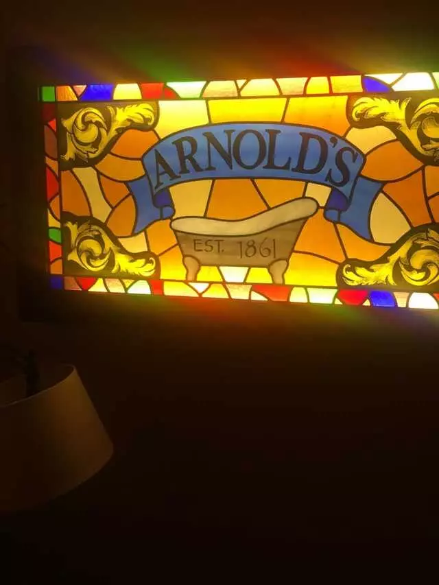 Arnolds Bar & Grill