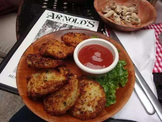 Arnolds Bar & Grill