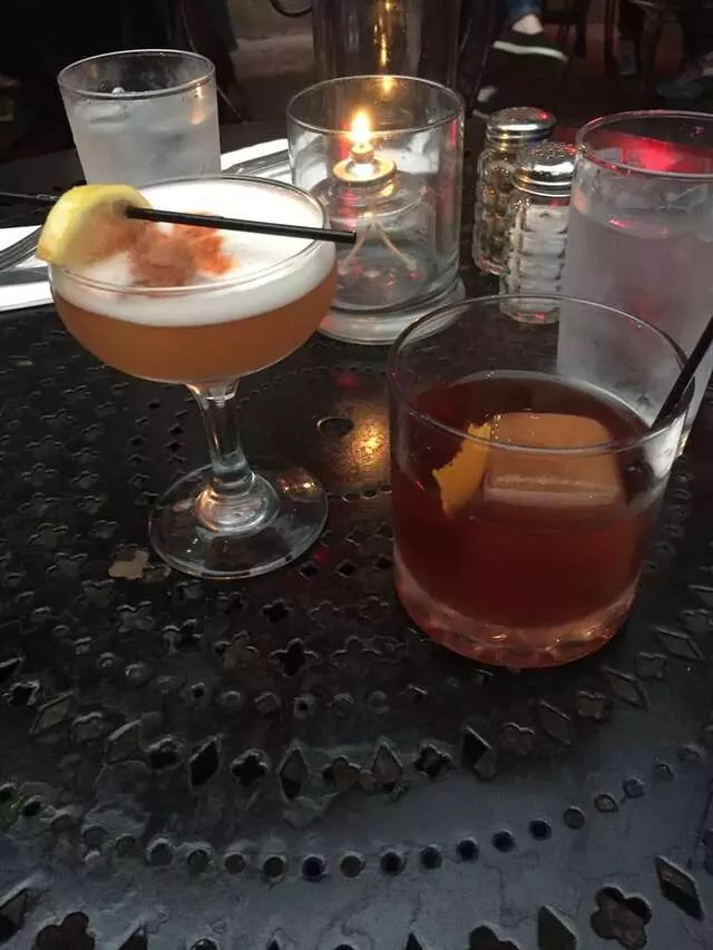 Arnolds Bar & Grill