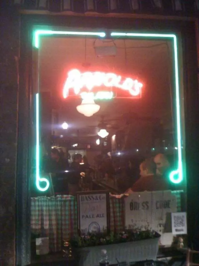 Arnolds Bar & Grill