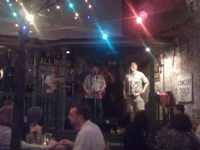 Arnolds Bar & Grill