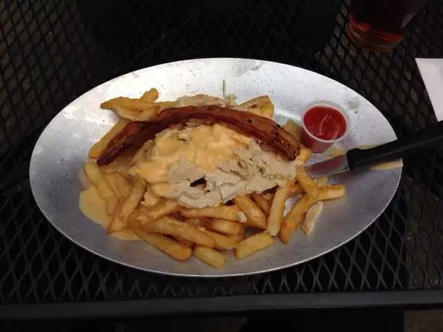 Arnolds Bar & Grill