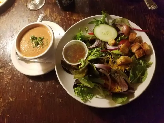 Arnolds Bar & Grill