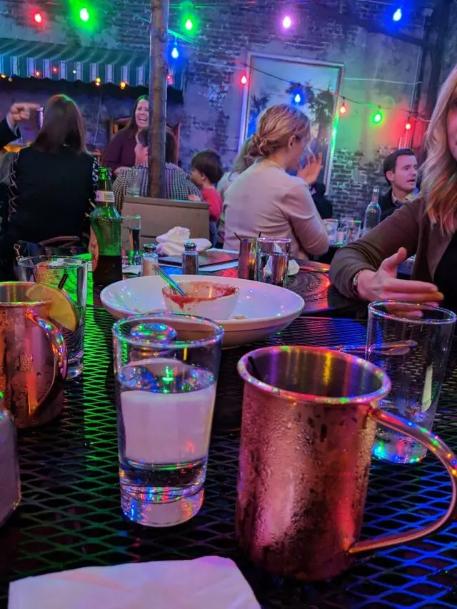 Arnolds Bar & Grill