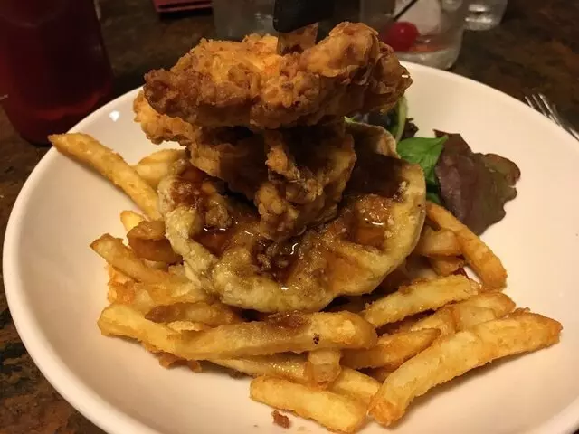 Arnolds Bar & Grill