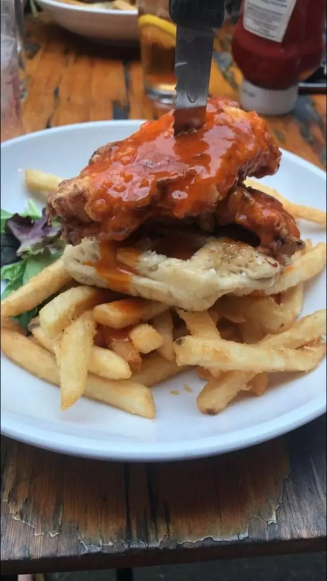 Arnolds Bar & Grill