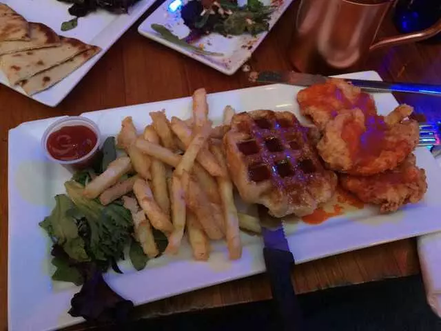 Arnolds Bar & Grill