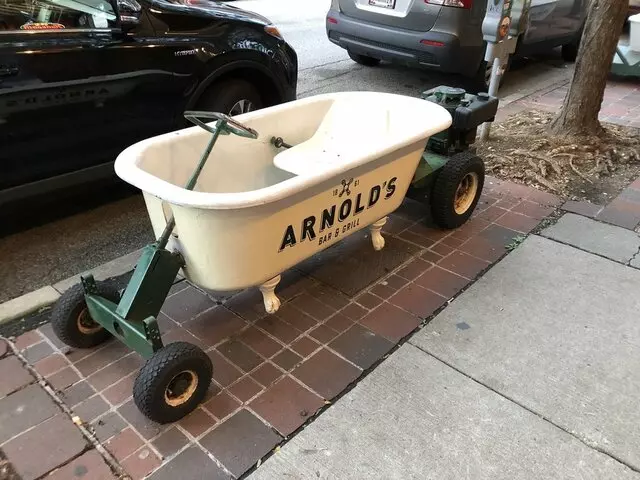 Arnolds Bar & Grill