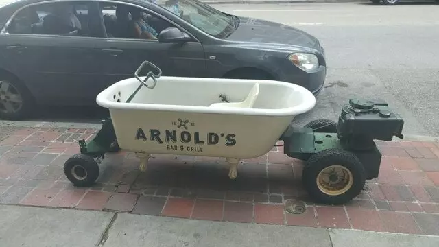 Arnolds Bar & Grill
