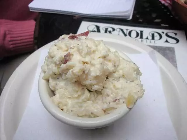 Arnolds Bar & Grill