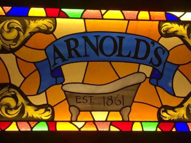 Arnolds Bar & Grill