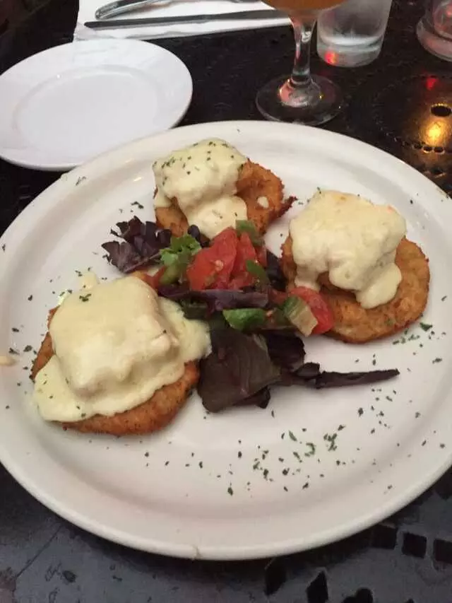 Arnolds Bar & Grill
