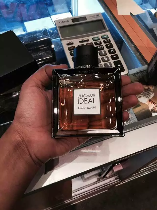 A & R Perfumes
