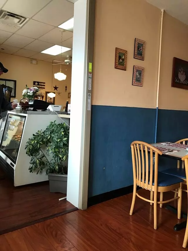 Apple Tree Cafe