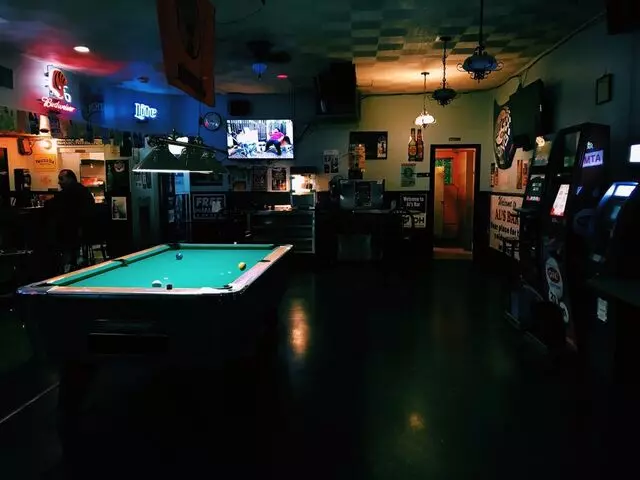 Al’s Bar