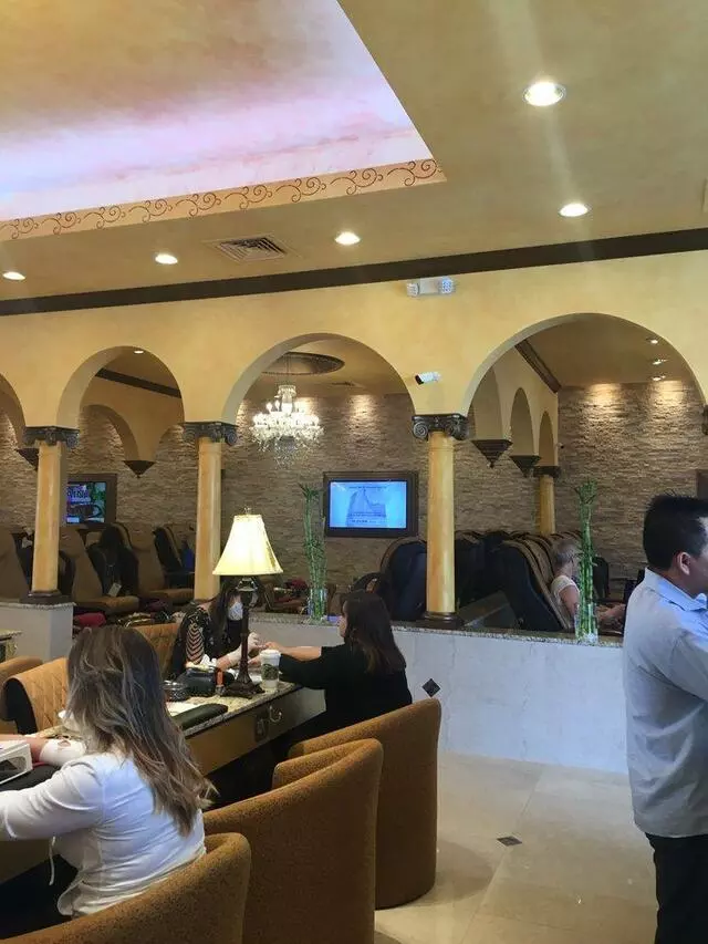 Ambiance Nail Salon & Spa V - 32 East