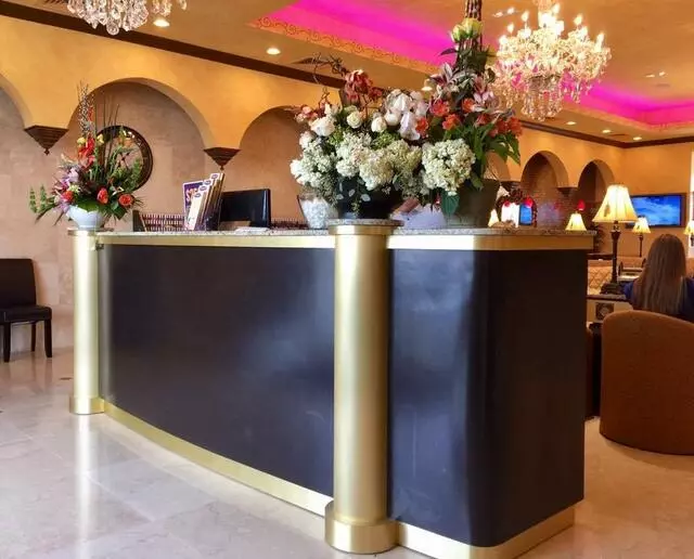 Ambiance Nail Salon & Spa V - 32 East