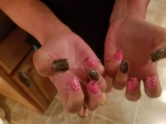 Ambiance Nail Salon & Spa V - 32 East