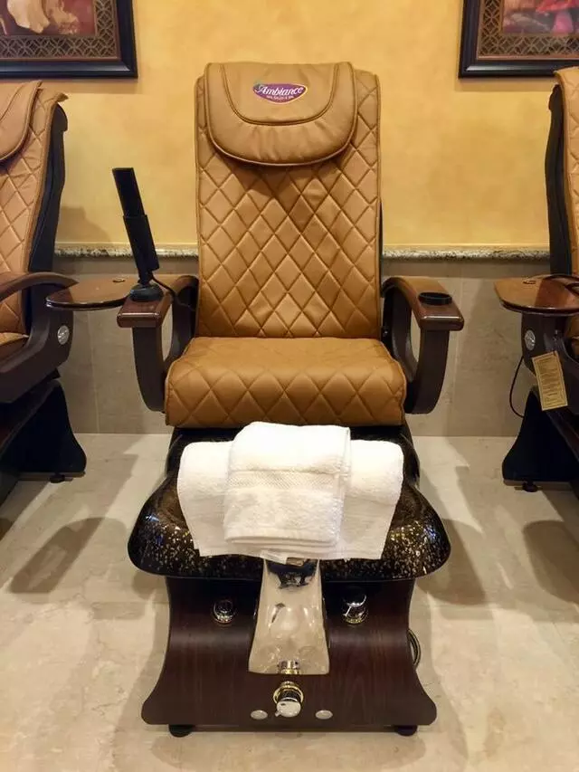 Ambiance Nail Salon & Spa V - 32 East