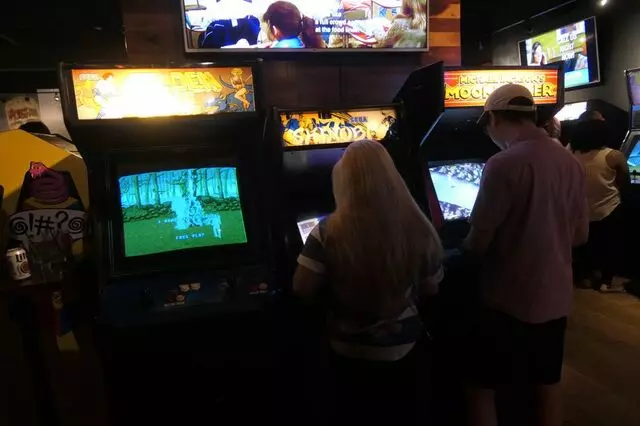 16-Bit Bar+Arcade