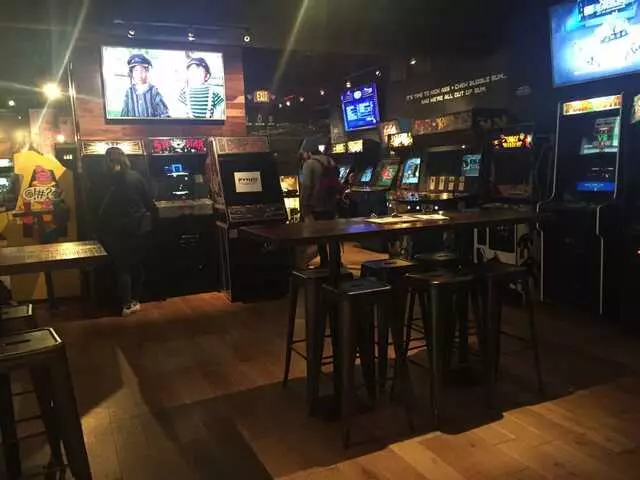 16-Bit Bar+Arcade