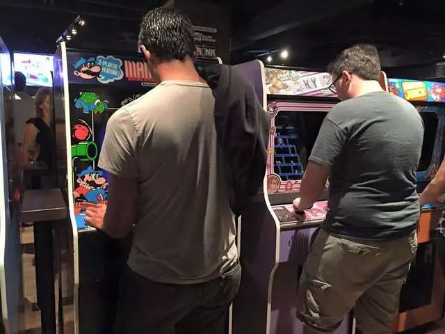 16-Bit Bar+Arcade