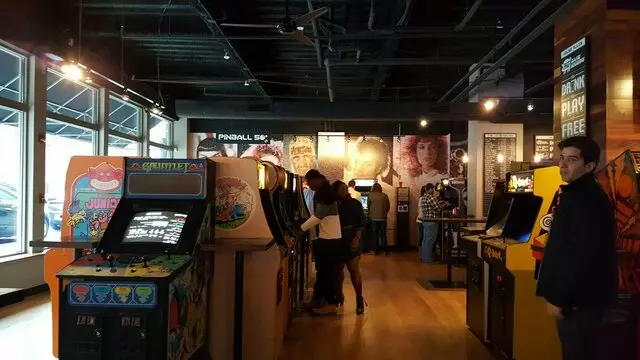 16-Bit Bar+Arcade