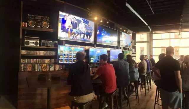 16-Bit Bar+Arcade