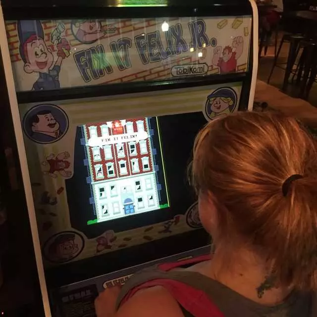 16-Bit Bar+Arcade
