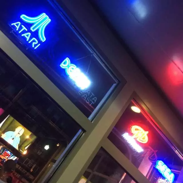 16-Bit Bar+Arcade