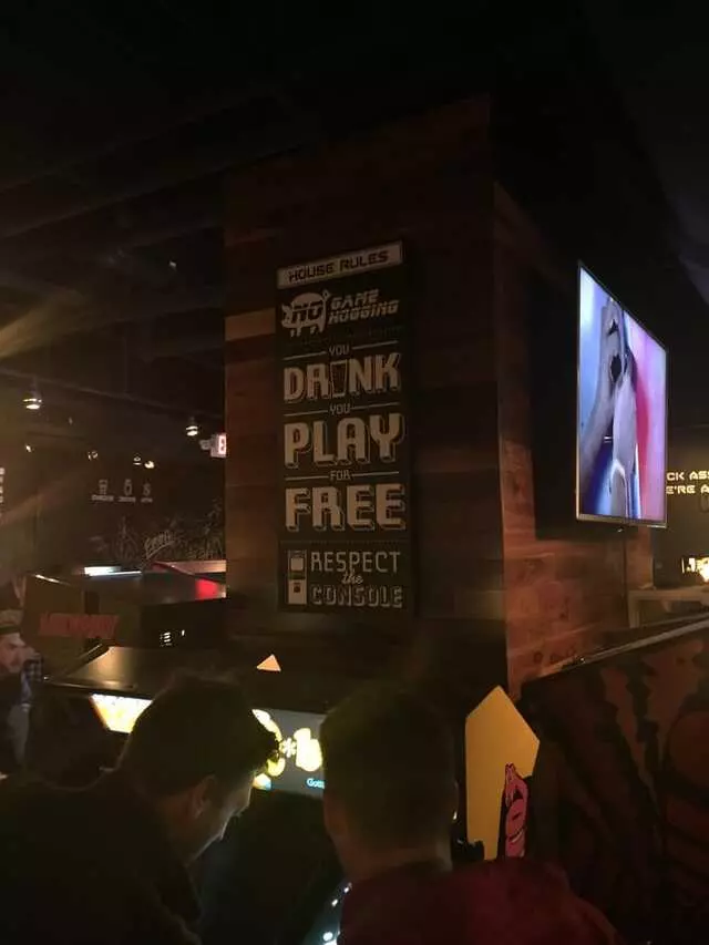 16-Bit Bar+Arcade