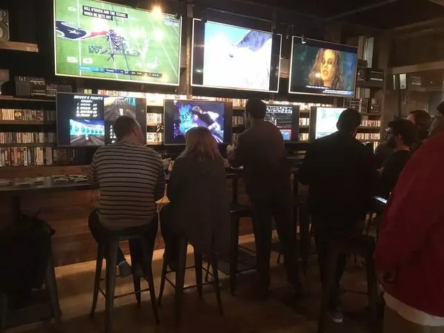 16-Bit Bar+Arcade