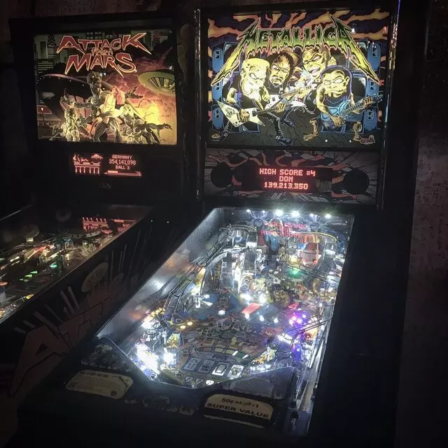 16-Bit Bar+Arcade