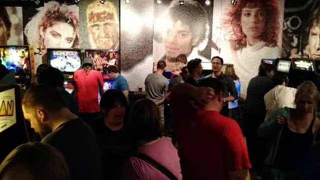 16-Bit Bar+Arcade