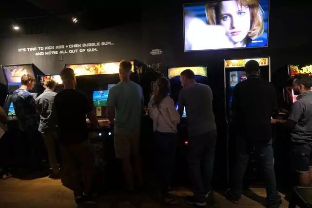 16-Bit Bar+Arcade