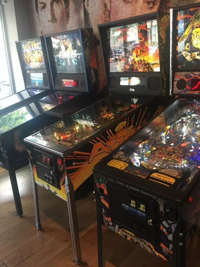 16-Bit Bar+Arcade