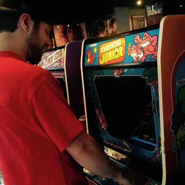 16-Bit Bar+Arcade