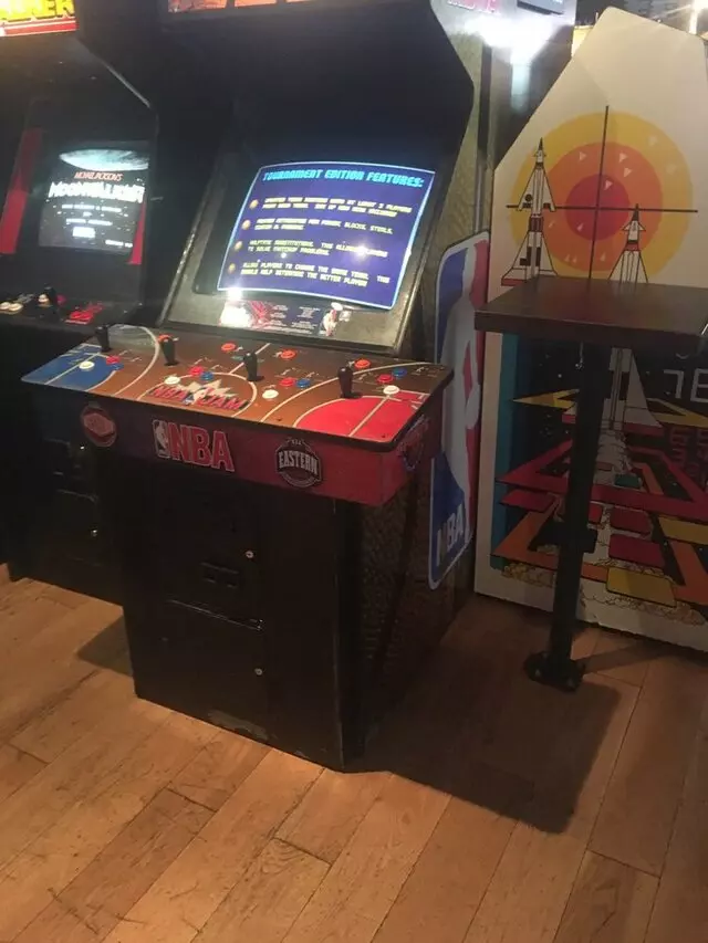 16-Bit Bar+Arcade