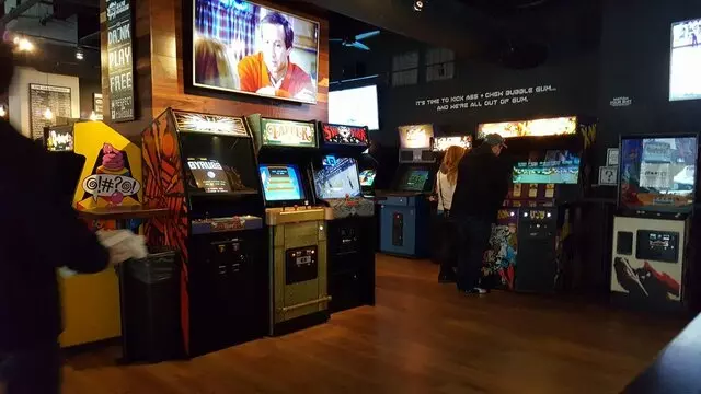 16-Bit Bar+Arcade