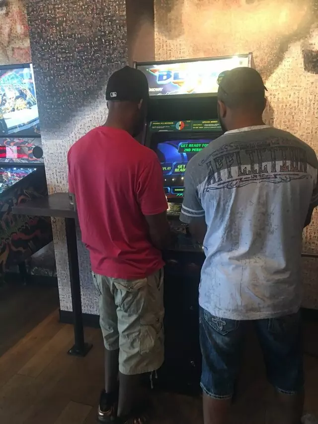 16-Bit Bar+Arcade