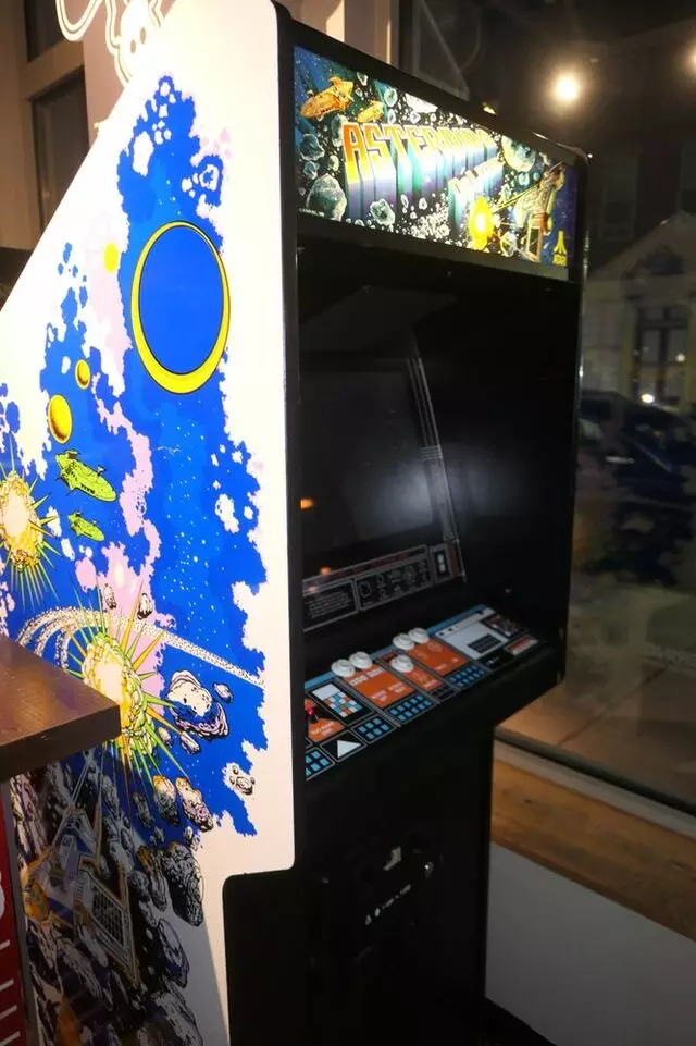 16-Bit Bar+Arcade